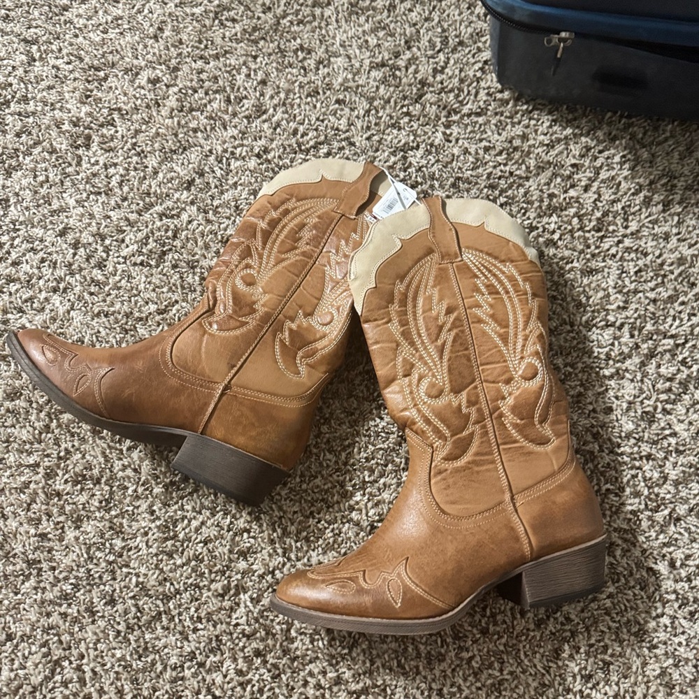 NWT Tan Cowboy Boots